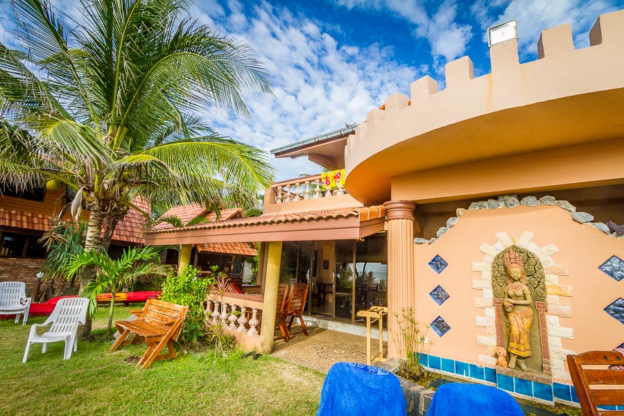 This Ocean Beach Front Family Suite - Laguna Beach Club Resort - Koh Lanta.